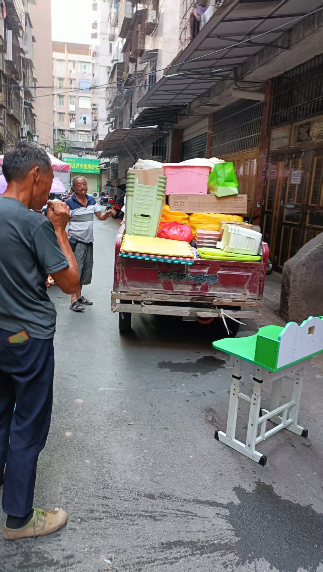 老小区三轮车搬家